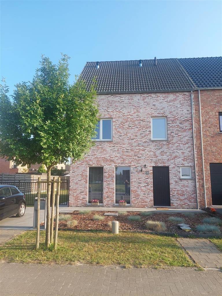 Huis te  huur in Herentals 2200 1200.00€ 3 slaapkamers 128.00m² - Zoekertje 496684