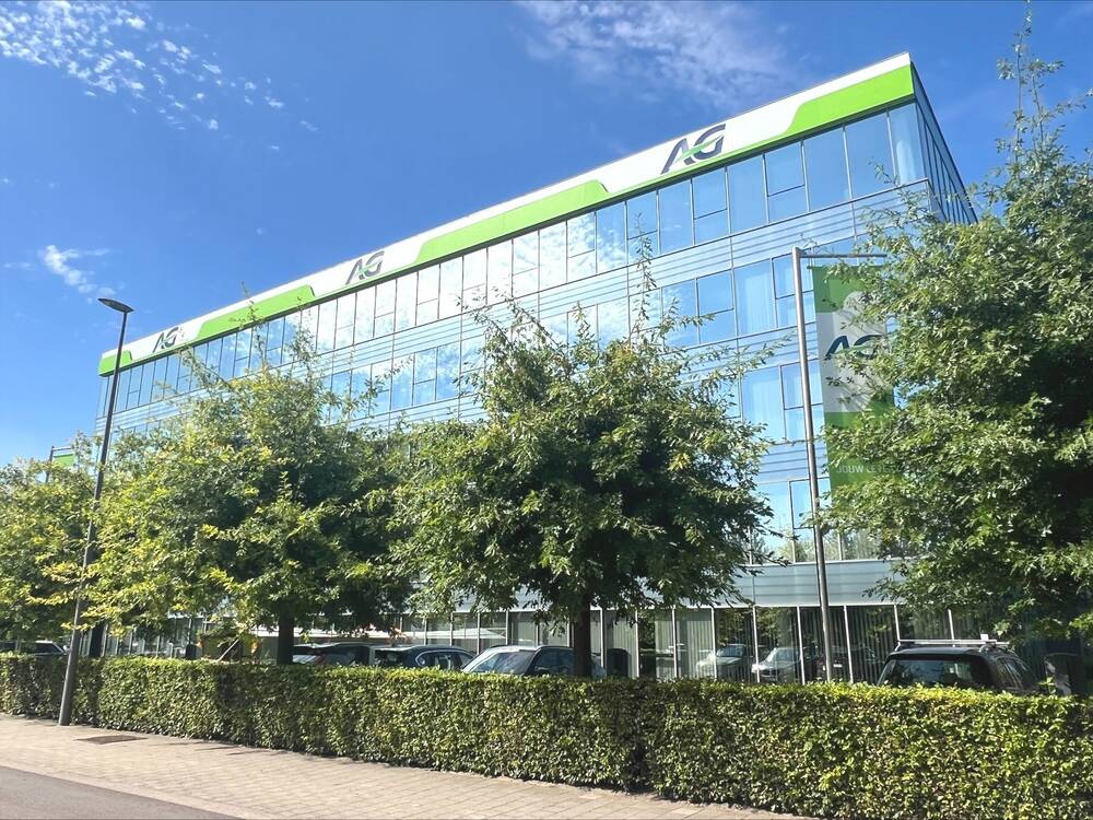 Handelszaak te huur in Berchem 2600 8465.00€ slaapkamers 677.00m² - Zoekertje 497288