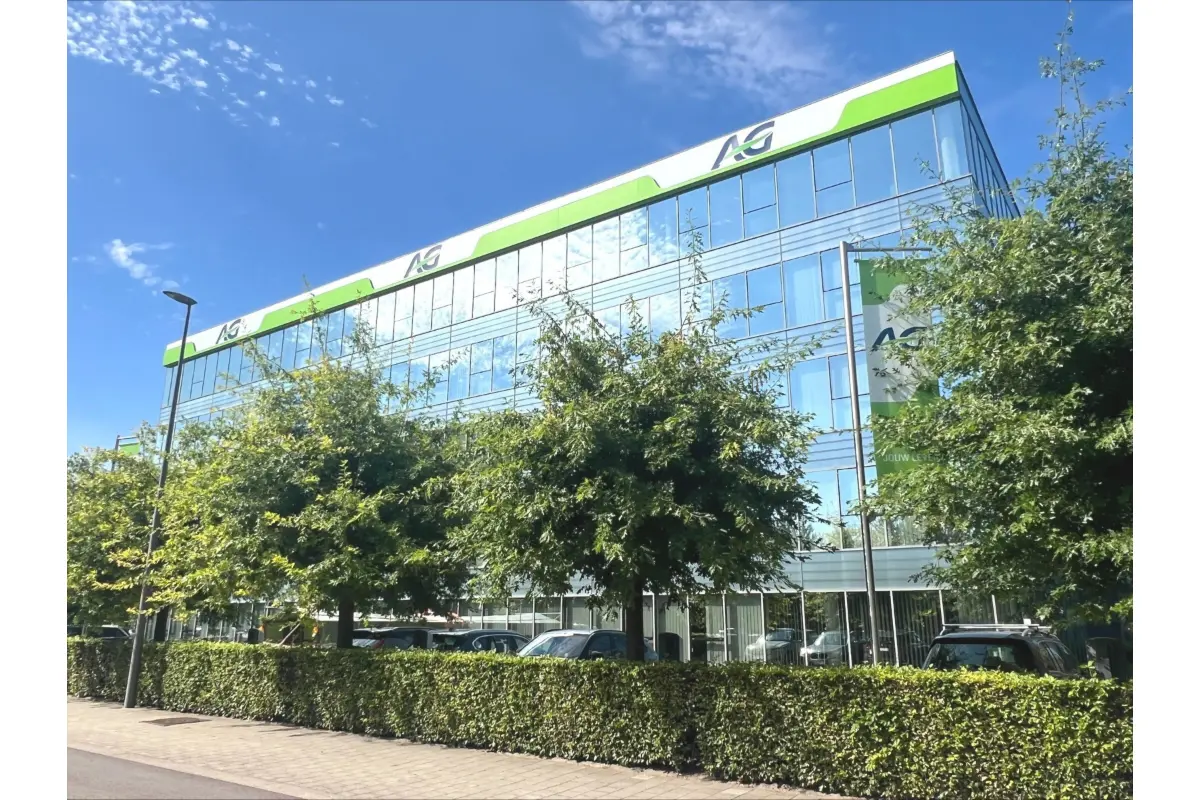 Handelszaak te  huur in Berchem 2600 8465.00€  slaapkamers 677.00m² - Zoekertje 497288