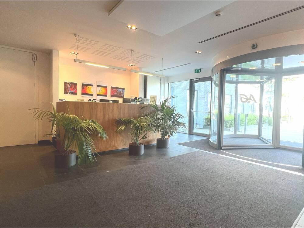 Handelszaak te huur in Berchem 2600 23350.00€ slaapkamers 1868.00m² - Zoekertje 497290