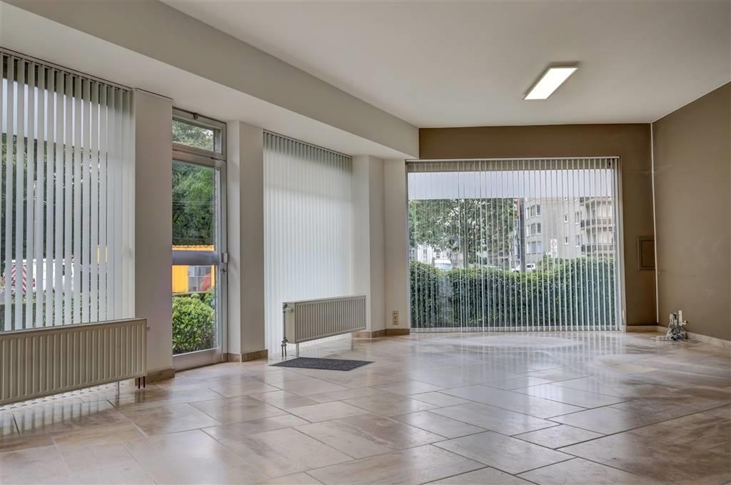 Handelszaak te huur in Deurne 2100 975.00€ slaapkamers m² - Zoekertje 495519