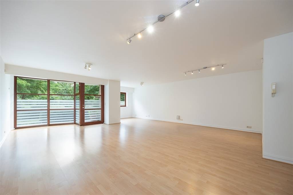 Handelszaak te  huur in Schoten 2900 1000.00€  slaapkamers 128.00m² - Zoekertje 495298