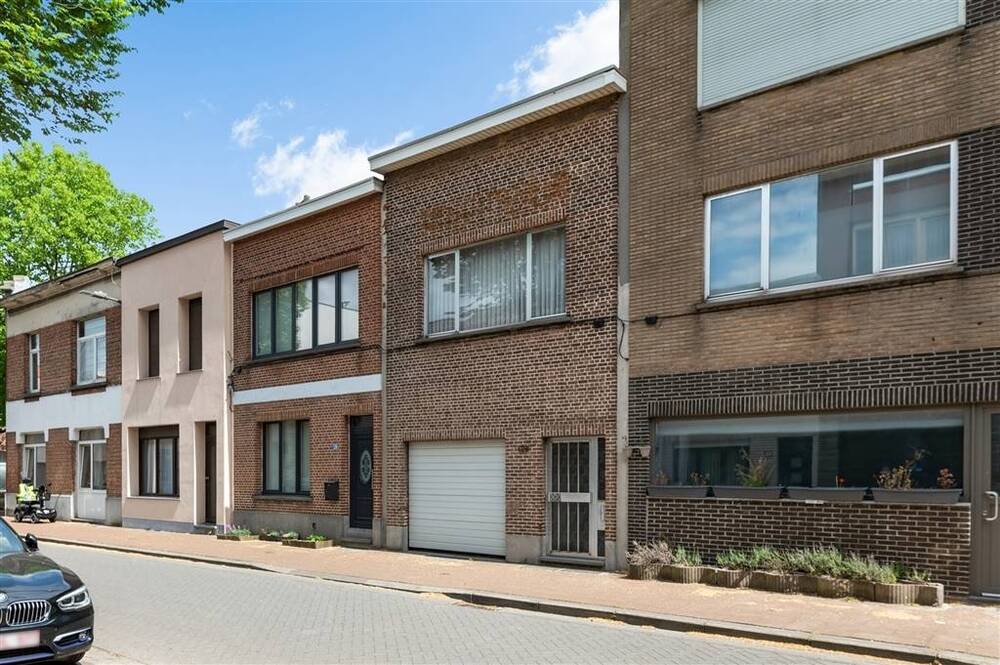 Huis te koop in Deurne 2100 295000.00€ 3 slaapkamers 170.00m² - Zoekertje 495828