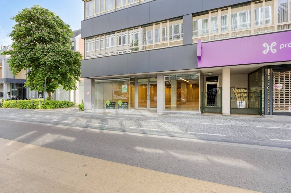 Handelszaak te koop in Mol 2400 375000.00€ slaapkamers m² - Zoekertje 495427