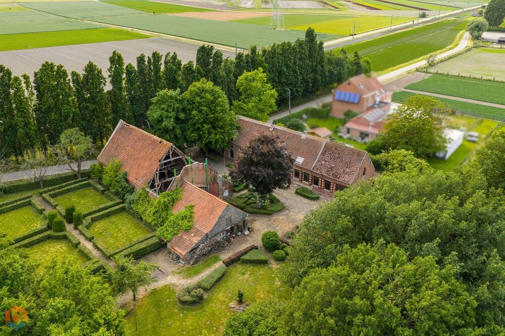 Boerderij te  koop in Leest 2811 699000.00€ 7 slaapkamers 332.00m² - Zoekertje 493915