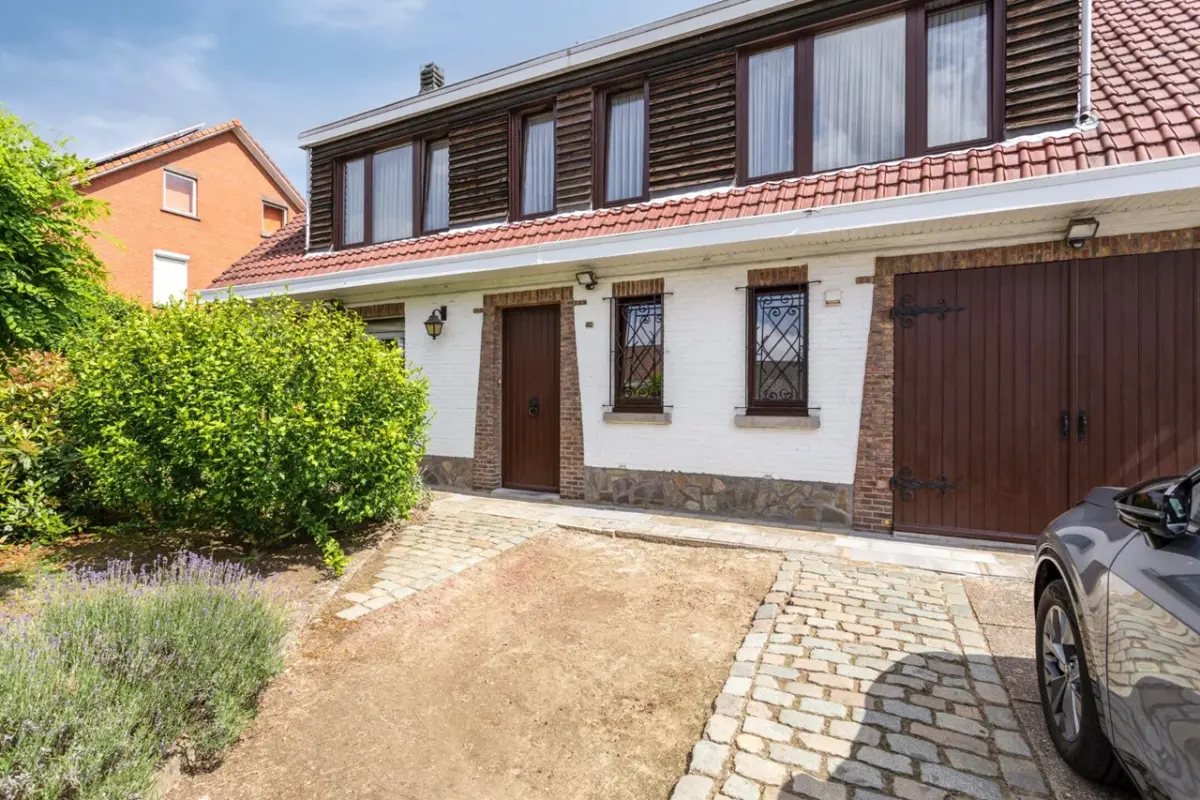 Huis te koop in Wommelgem 2160 645000.00€ 4 slaapkamers 256.00m² - Zoekertje 568644