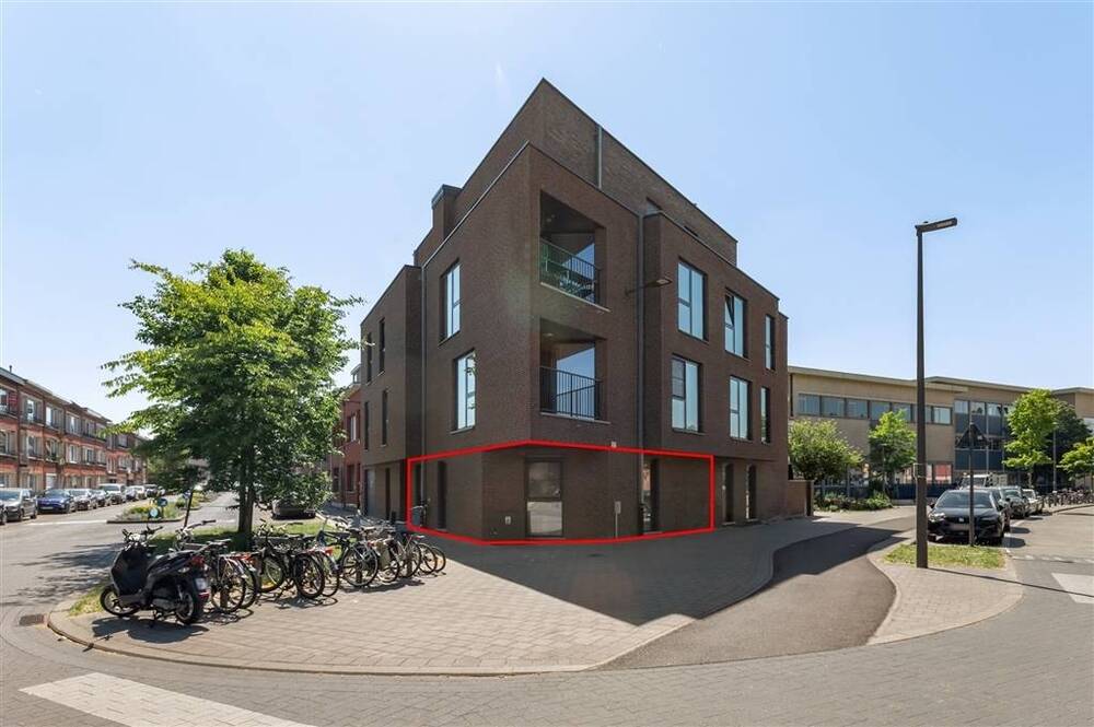 Appartement te koop in Deurne 2100 210000.00€ 1 slaapkamers 52.00m² - Zoekertje 494582