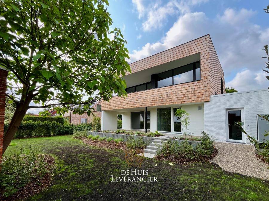 Huis te  huur in Kontich 2550 2400.00€ 3 slaapkamers 200.00m² - Zoekertje 505561