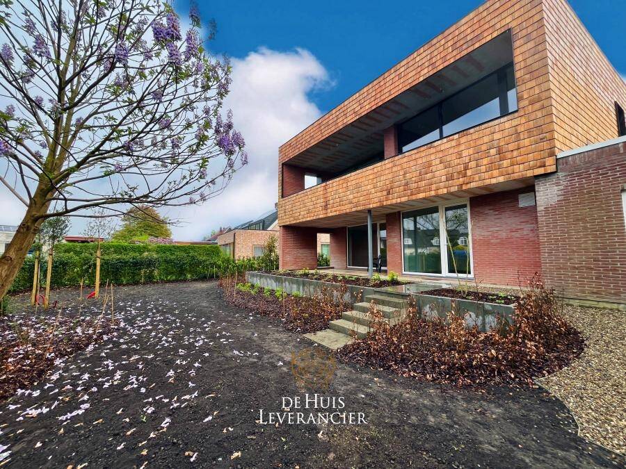 Villa te  in Kontich 2550 2400.00€ 3 slaapkamers 200.00m² - Zoekertje 505561