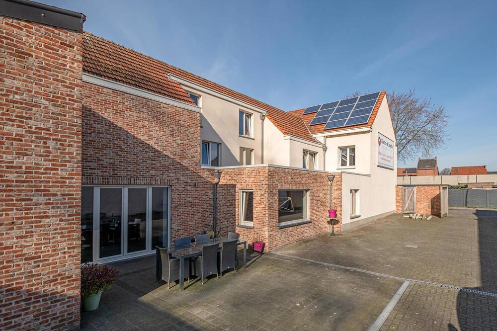 Huis te  koop in Meer 2321 425000.00€ 2 slaapkamers 395.00m² - Zoekertje 506456
