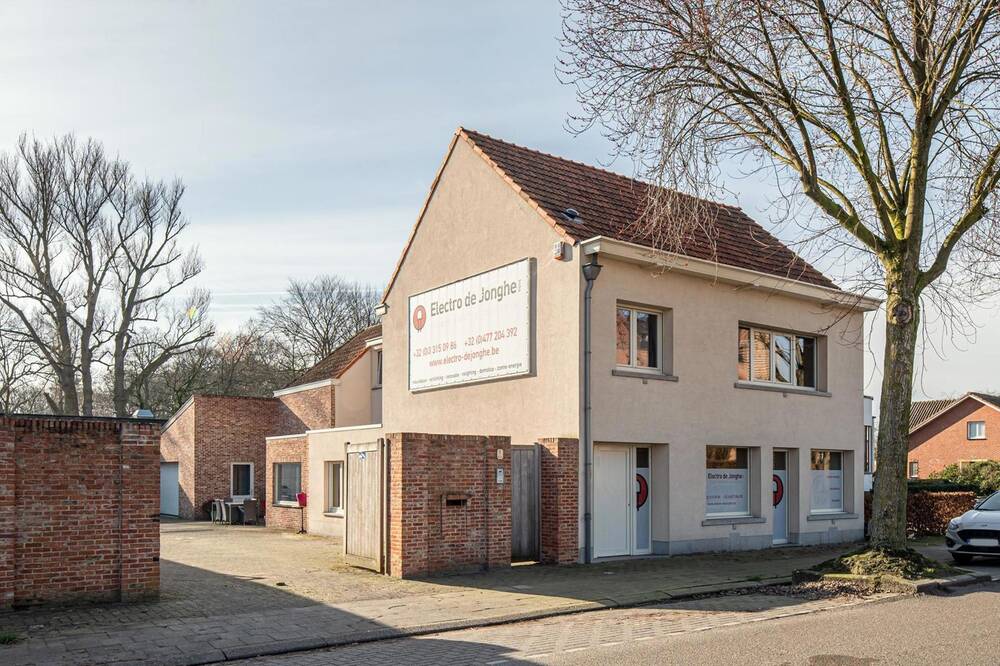 Huis te  koop in Meer 2321 425000.00€ 2 slaapkamers 395.00m² - Zoekertje 506456