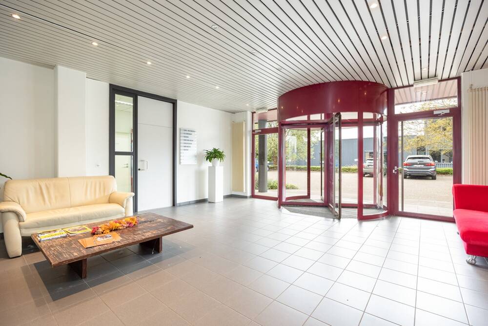 Handelszaak te in Aartselaar 2630 2940.00€ slaapkamers 320.00m² - Zoekertje 507772