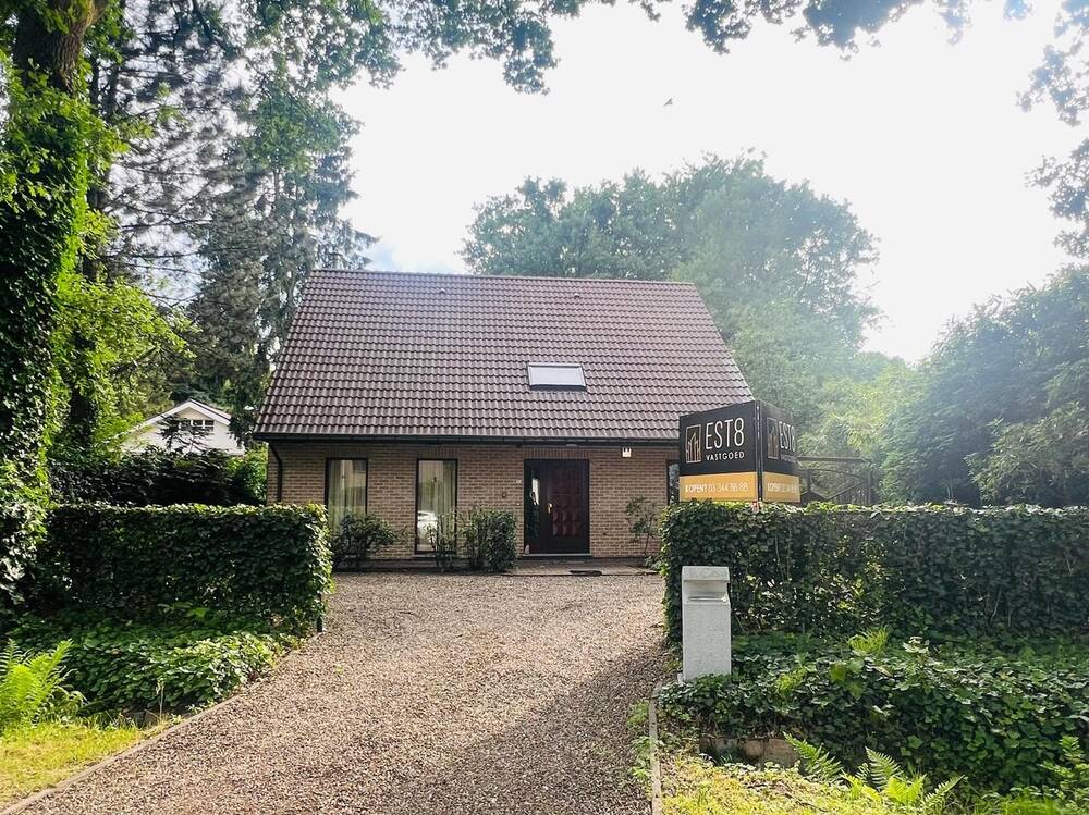 Huis te koop in Brasschaat 2930 699000.00€ 6 slaapkamers 231.00m² - Zoekertje 511219