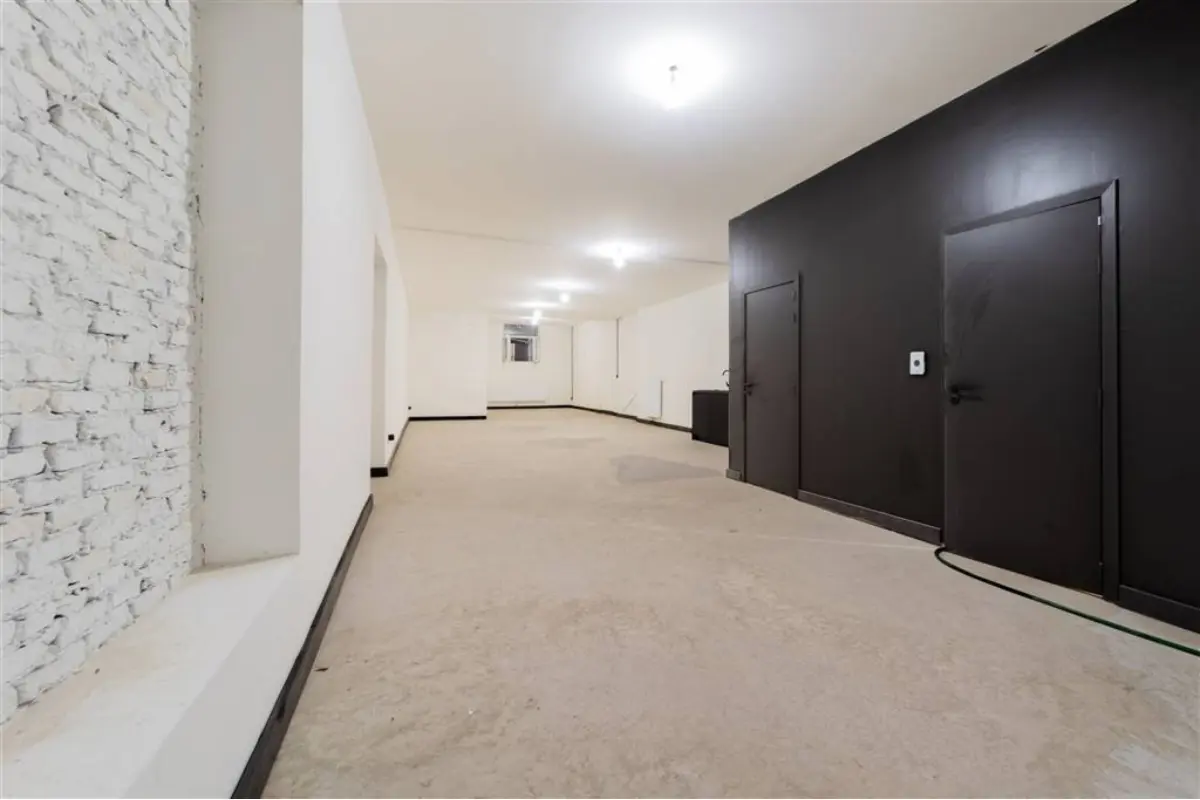 Handelszaak te  koop in Antwerpen 2060 219000.00€ 1 slaapkamers 111.00m² - Zoekertje 512777