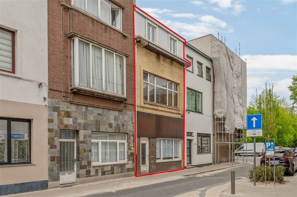 Huis te koop in Antwerpen 2060 249000.00€ 2 slaapkamers 195.00m² - Zoekertje 517500