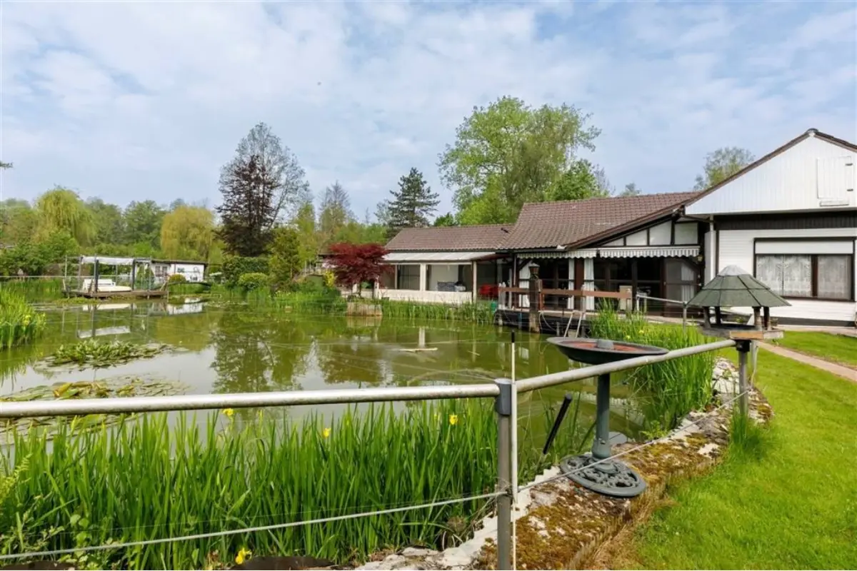 Bungalow te  koop in Herselt 2230 195000.00€ 2 slaapkamers 125.00m² - Zoekertje 516840