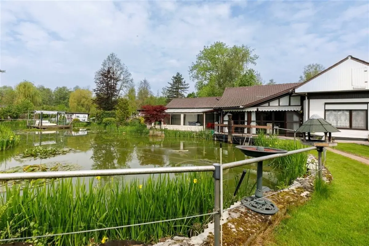 Bungalow te  koop in Herselt 2230 195000.00€ 2 slaapkamers 125.00m² - Zoekertje 516840