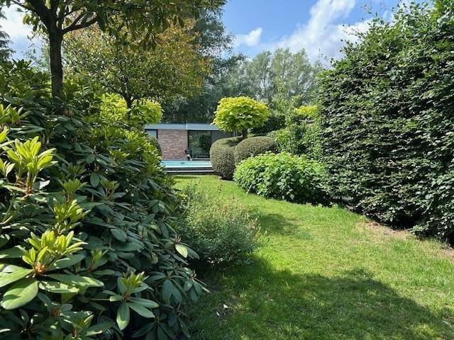 Huis te koop in Brasschaat 2930 665000.00€ 3 slaapkamers 292.00m² - Zoekertje 516371