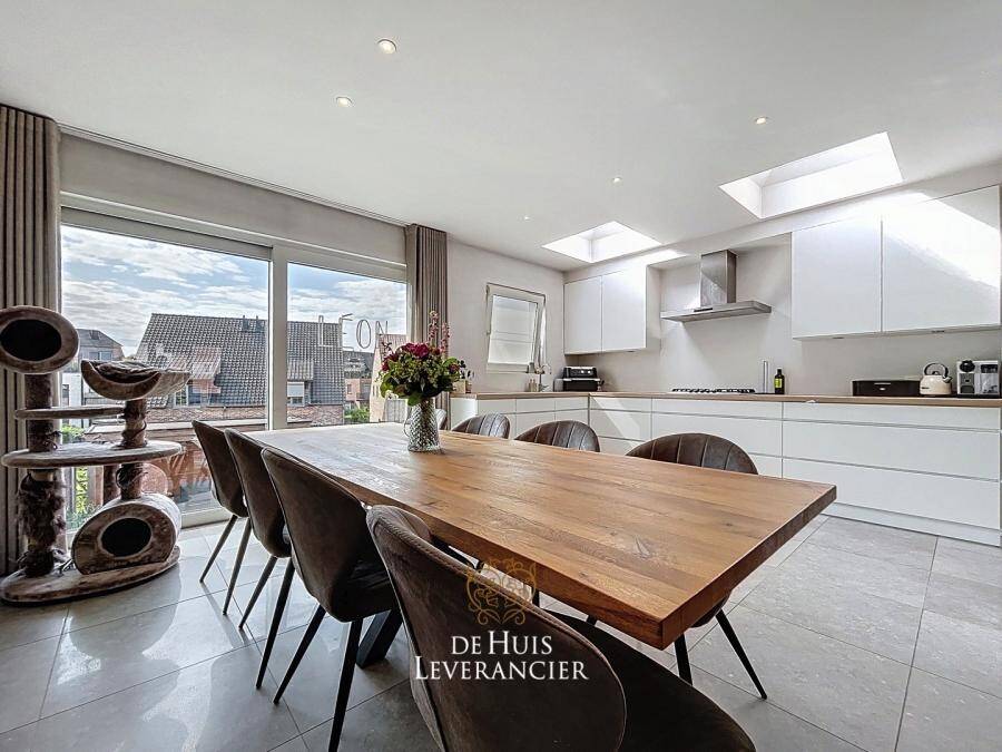 Huis te  koop in Kontich 2550 465000.00€ 3 slaapkamers 207.00m² - Zoekertje 523046