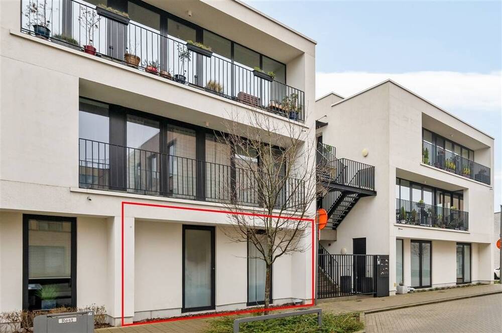 Appartement te koop in Deurne 2100 325000.00€ 1 slaapkamers 92.00m² - Zoekertje 526005