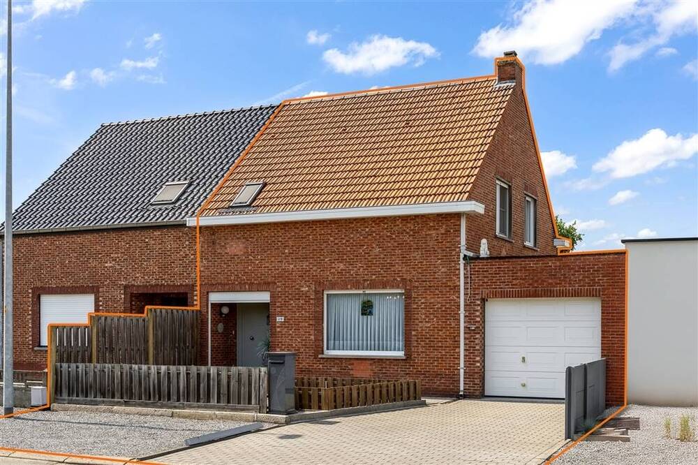 Huis te koop in Mol 2400 275000.00€ 3 slaapkamers 280.00m² - Zoekertje 527436
