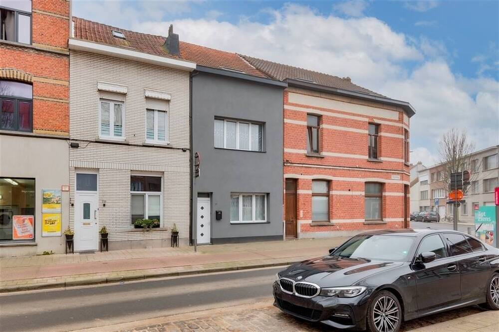 Huis te  koop in Merksem 2170 265000.00€ 4 slaapkamers 141.00m² - Zoekertje 526601