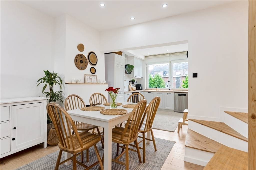 Huis te  koop in Mechelen 2800 320000.00€ 2 slaapkamers 136.00m² - Zoekertje 525743