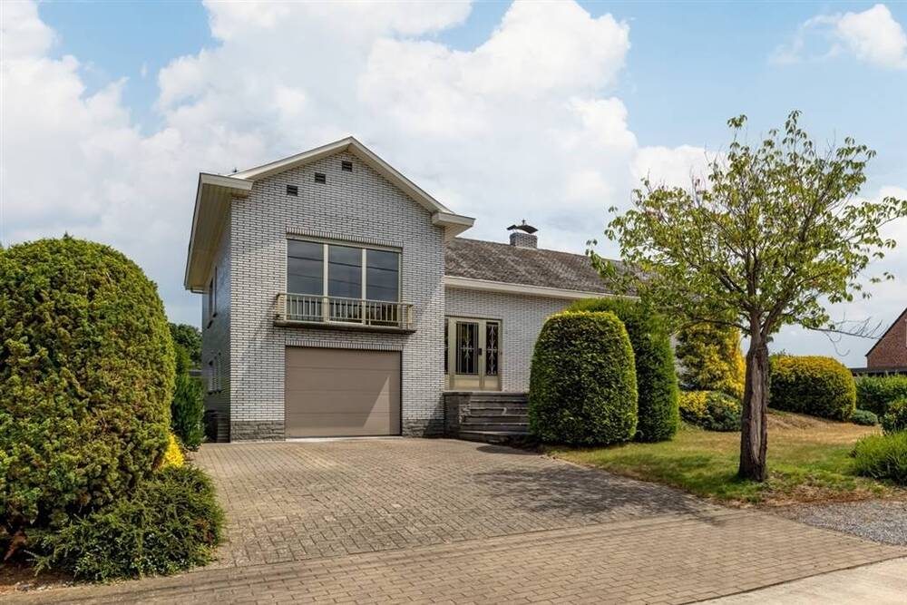 Huis te koop in Heist-op-den-Berg 2220 335000.00€ 3 slaapkamers 228.00m² - Zoekertje 527309