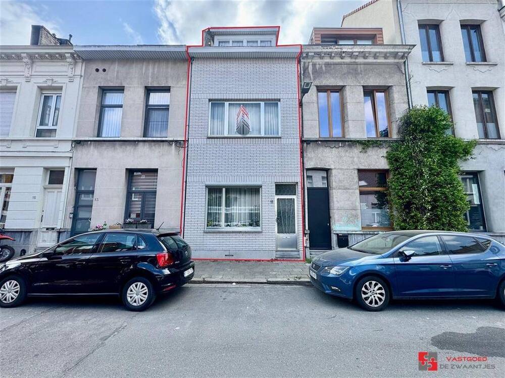 Huis te koop in Berchem 2600 398000.00€ 5 slaapkamers 227.00m² - Zoekertje 527908
