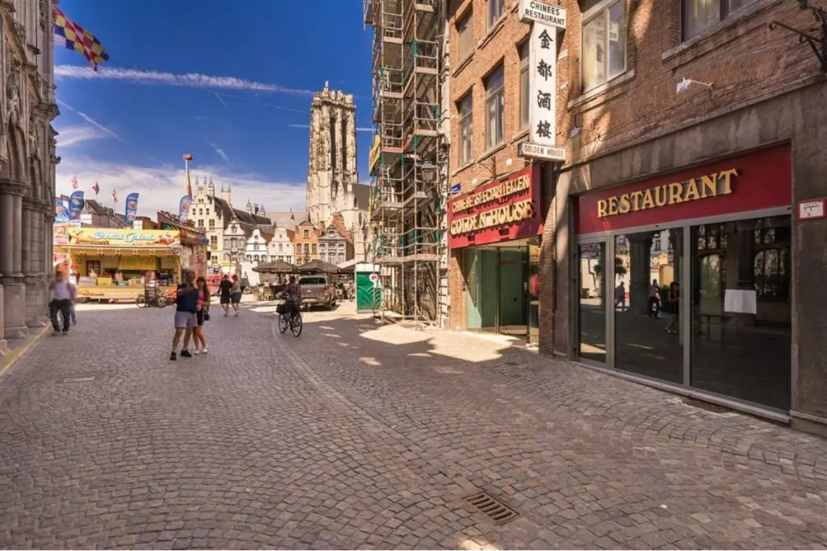 Handelszaak te  huur in Mechelen 2800 3200.00€  slaapkamers m² - Zoekertje 527841