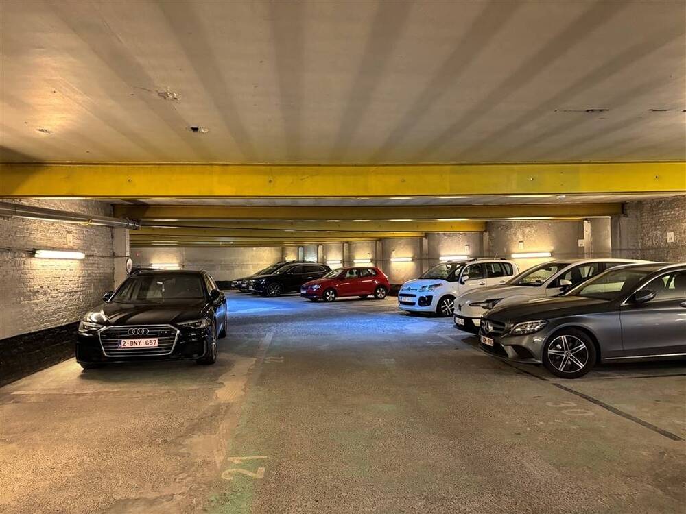 Parking & garage te koop in Deurne 2100 649000.00€ slaapkamers m² - Zoekertje 526013