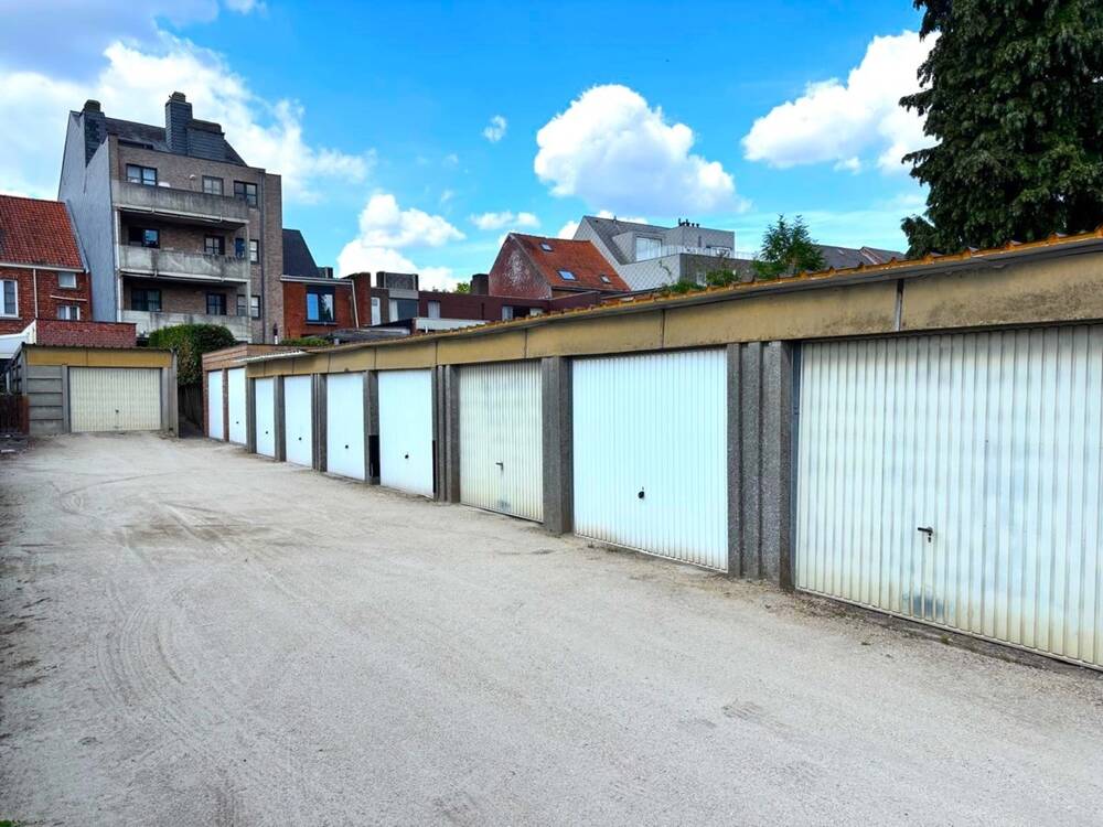Parking & garage te  huur in Mol 2400 50.00€  slaapkamers m² - Zoekertje 528964