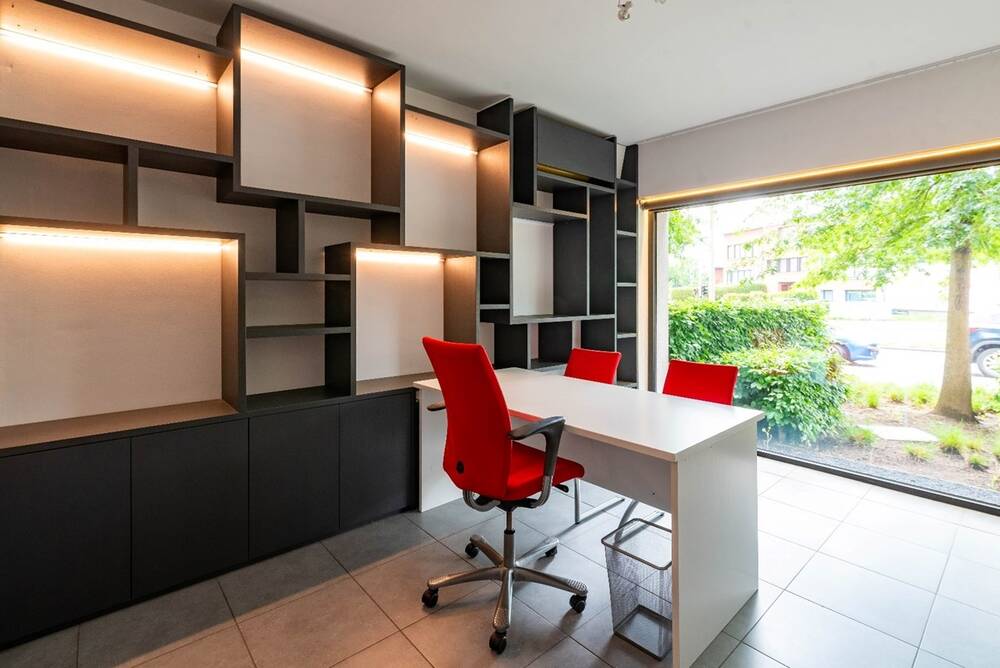 Handelszaak te huur in Mortsel 2640 530.00€ slaapkamers 24.00m² - Zoekertje 528837