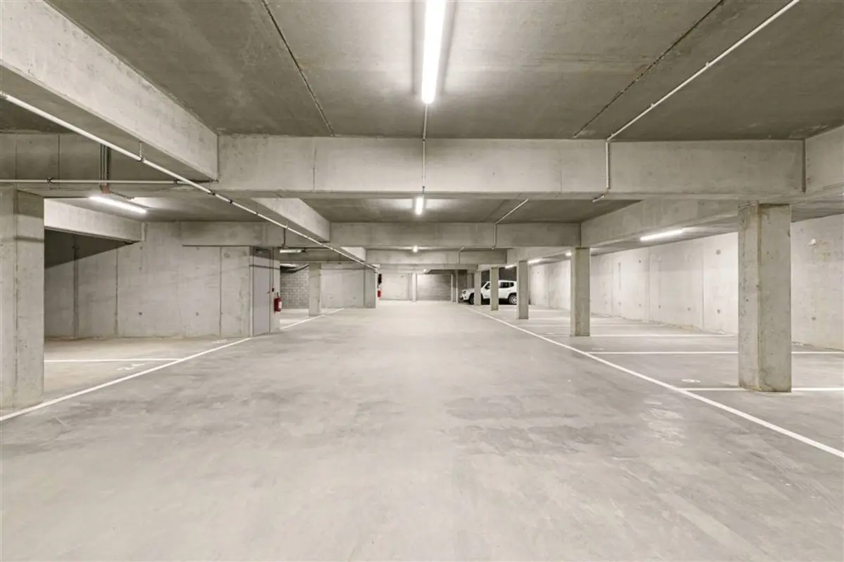 Parking te  koop in Lier 2500 24000.00€  slaapkamers m² - Zoekertje 529930
