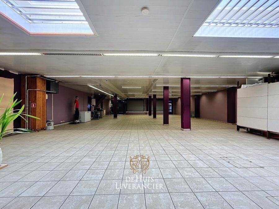 Handelszaak te in Kontich 2550 2850.00€ slaapkamers m² - Zoekertje 529480