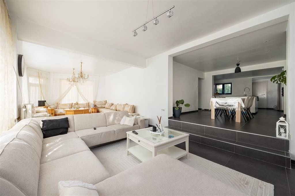 Huis te  koop in Mechelen 2800 559000.00€ 6 slaapkamers 262.00m² - Zoekertje 530456