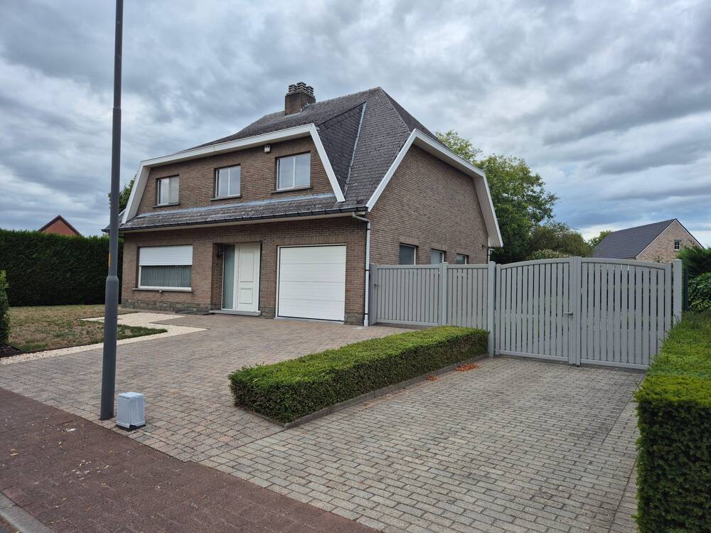 Huis te  koop in Zoerle-Parwijs 2260 385000.00€ 4 slaapkamers 193.00m² - Zoekertje 532817