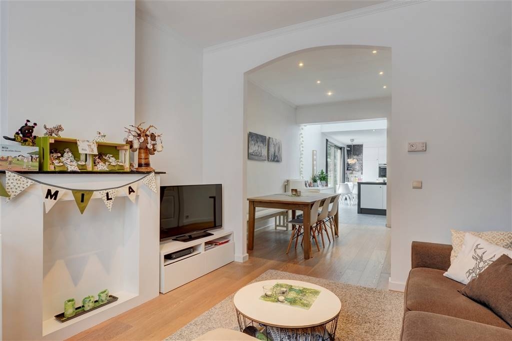 Huis te  koop in Deurne 2100 365000.00€ 3 slaapkamers 140.00m² - Zoekertje 552864
