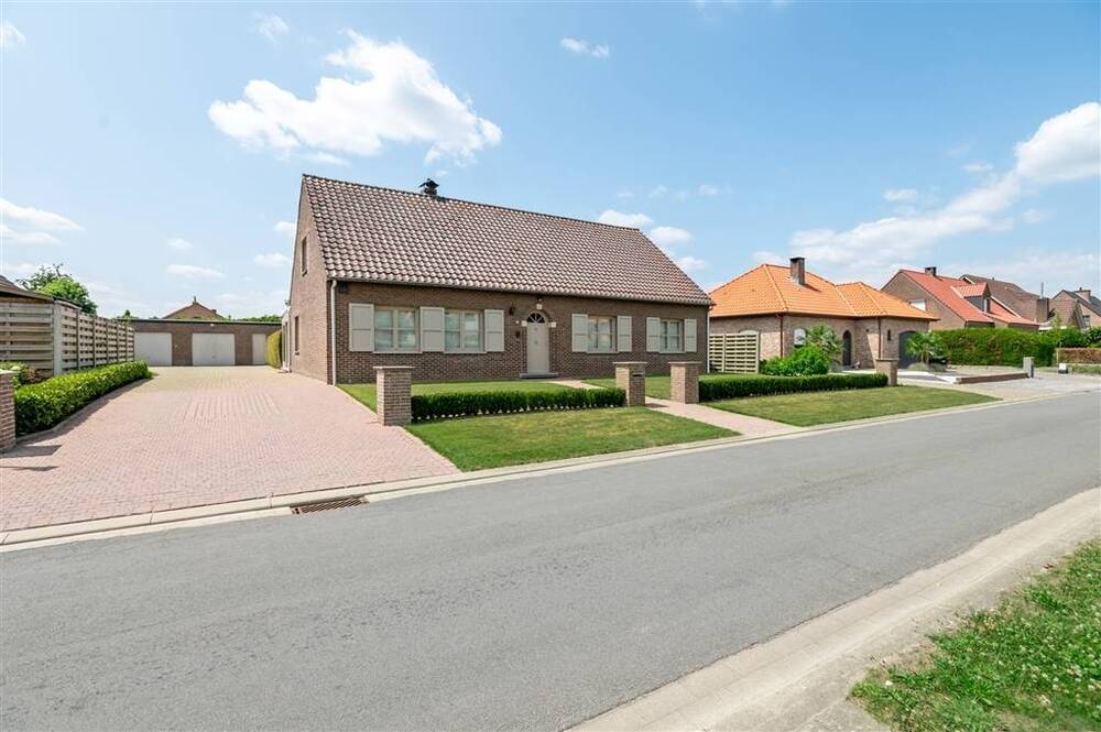 Huis te  koop in Malle 2390 629900.00€ 3 slaapkamers 255.00m² - Zoekertje 538684
