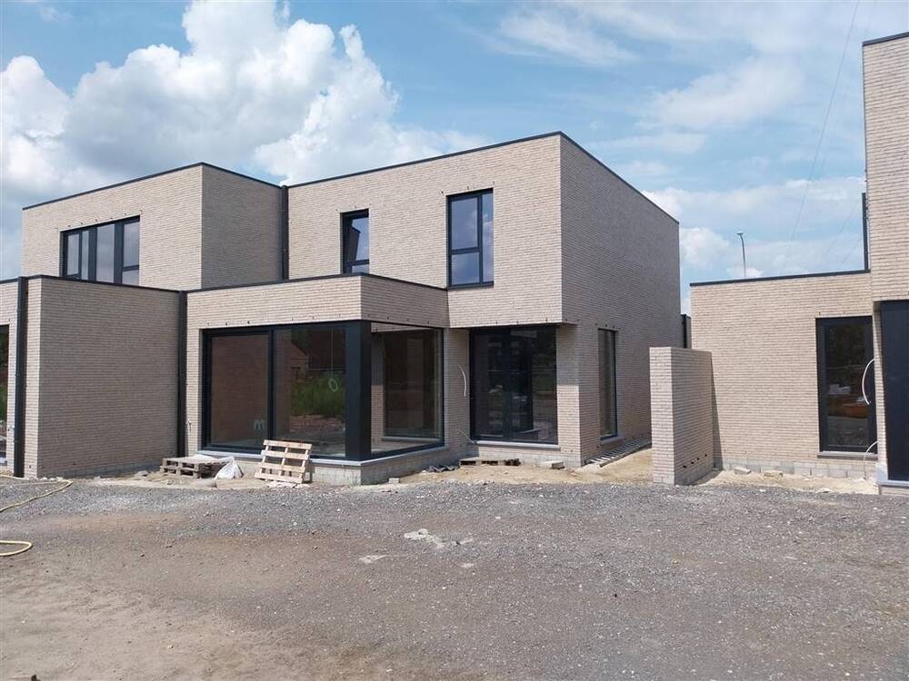 Huis te koop in Mol 2400 470000.00€ 3 slaapkamers 191.00m² - Zoekertje 540645