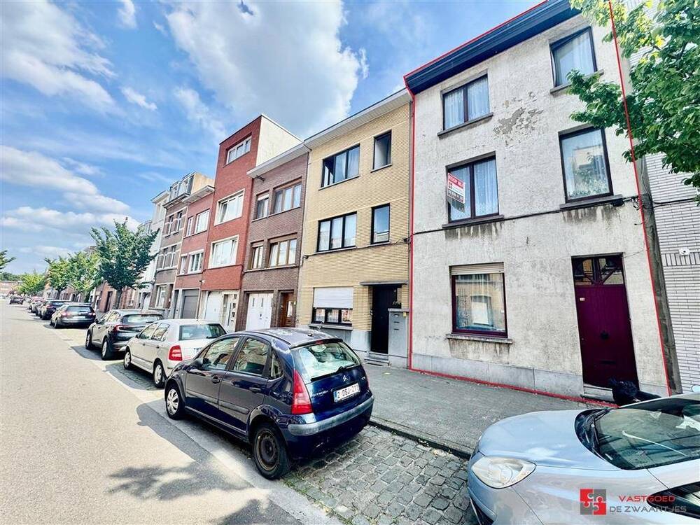 Huis te koop in Wilrijk 2610 329000.00€ 5 slaapkamers 222.00m² - Zoekertje 540648