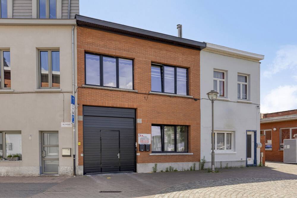 Huis te  koop in Deurne 2100 425000.00€ 4 slaapkamers 139.00m² - Zoekertje 540995