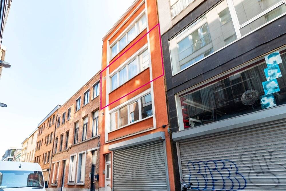 Appartement te  koop in Antwerpen 2060 159000.00€ 1 slaapkamers 74.00m² - Zoekertje 542533