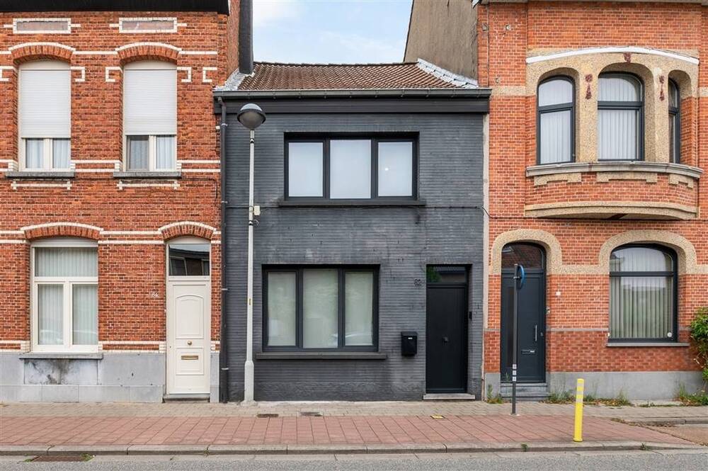 Huis te koop in Wijnegem 2110 379000.00€ 3 slaapkamers 129.00m² - Zoekertje 543101