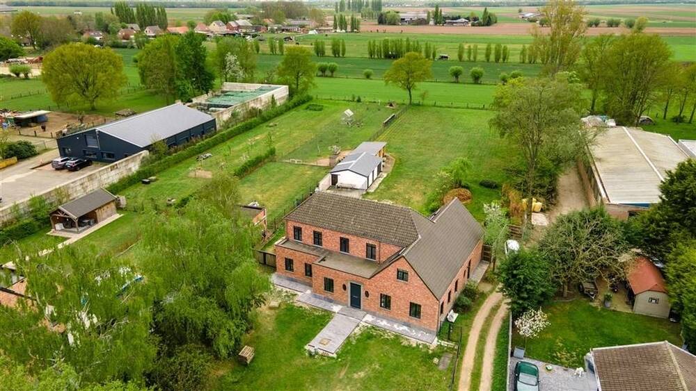 Huis te koop in Hoevenen 2940 935000.00€ 4 slaapkamers 375.00m² - Zoekertje 543498