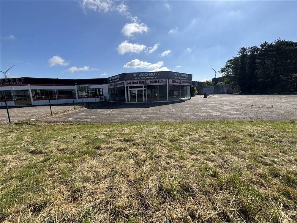 Handelszaak te  huur in Geel 2440 5000.00€  slaapkamers m² - Zoekertje 543973