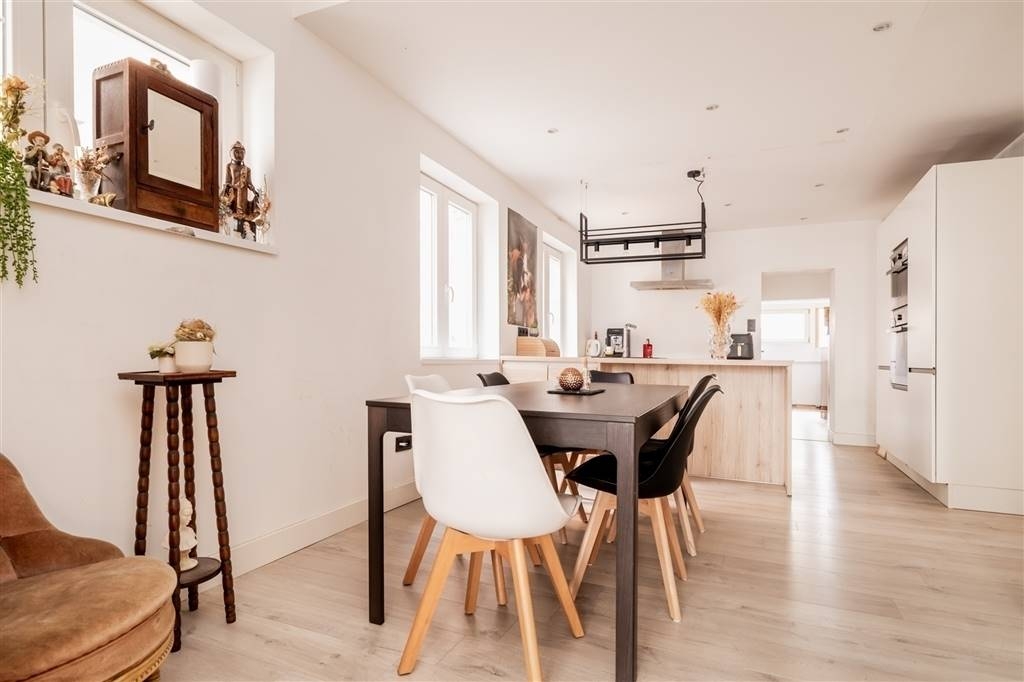Mixgebouw te  koop in Mechelen 2800 384000.00€ 3 slaapkamers 220.00m² - Zoekertje 544710