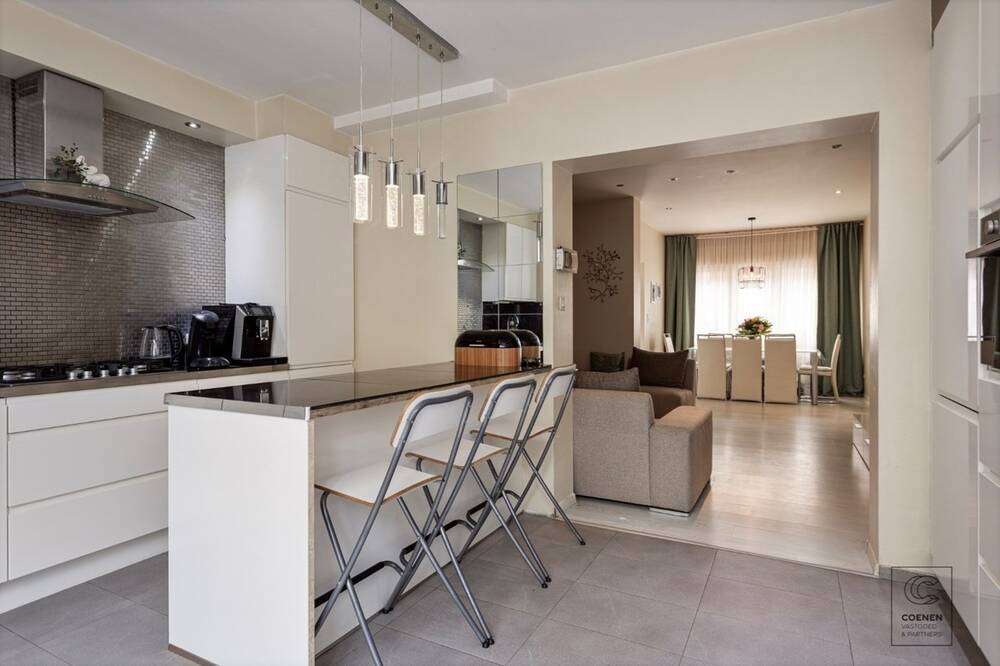 Huis te  koop in Merksem 2170 348000.00€ 5 slaapkamers 155.00m² - Zoekertje 546175