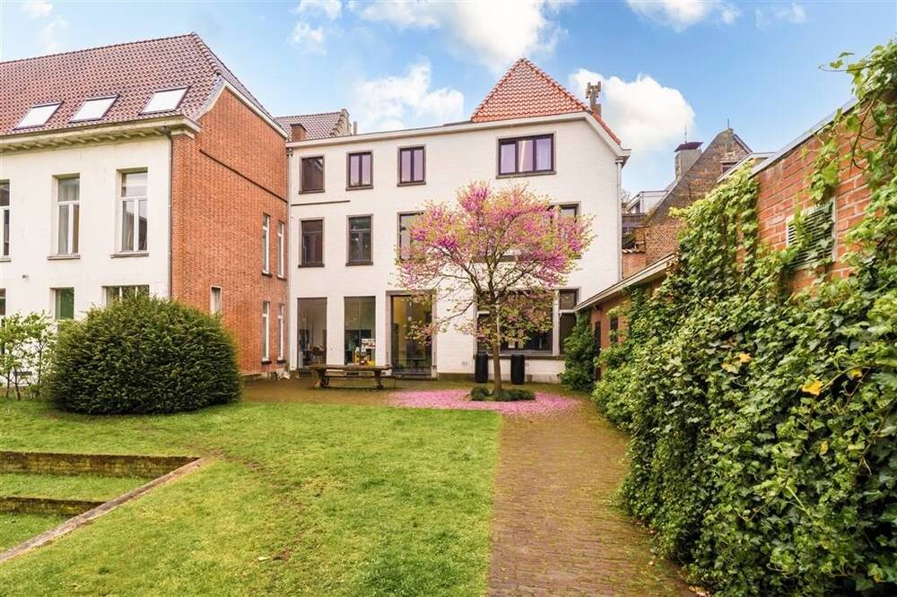 Handelszaak te huur in Mechelen 2800 4000.00€ slaapkamers 358.00m² - Zoekertje 547505