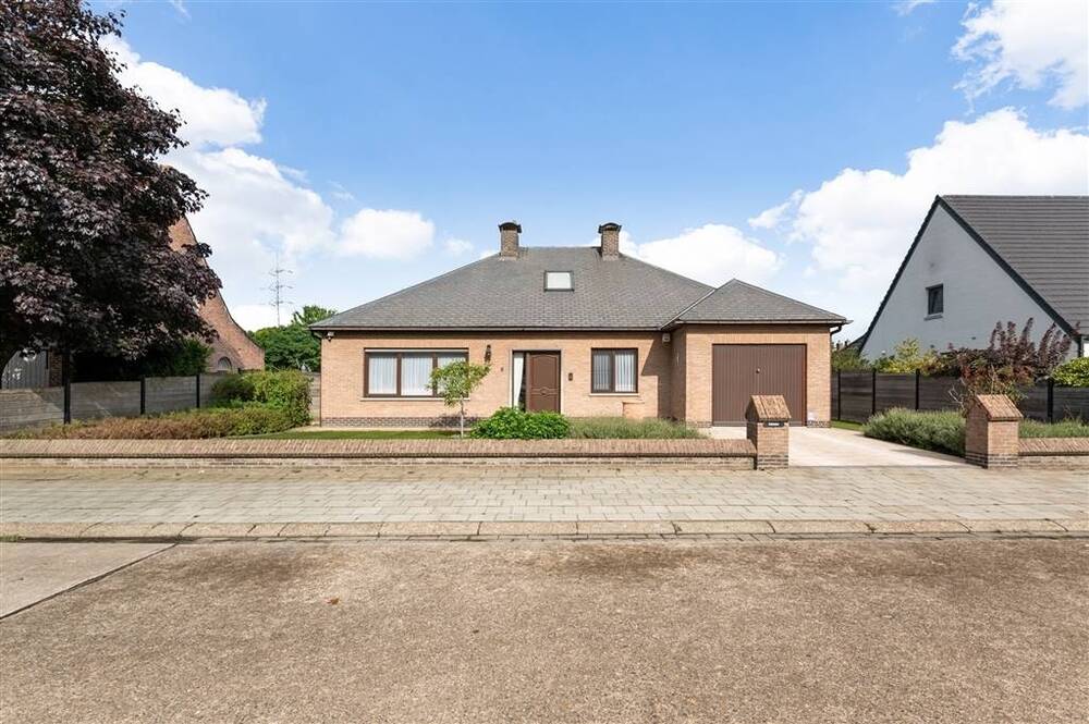 Villa te  koop in Wijnegem 2110 625000.00€ 2 slaapkamers 201.00m² - Zoekertje 547747
